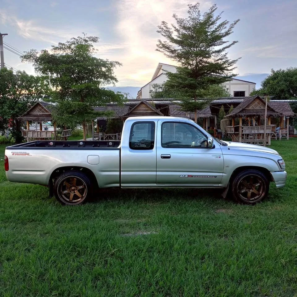 2004 Toyota Hilux Tiger VI 3