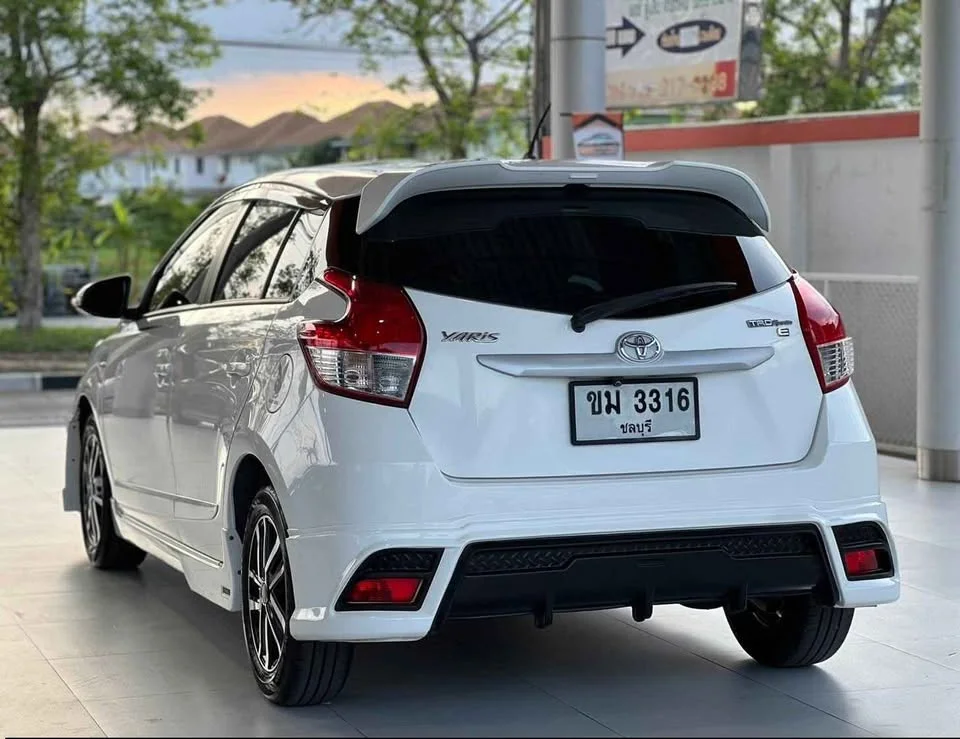2014 Toyota Yaris III 2