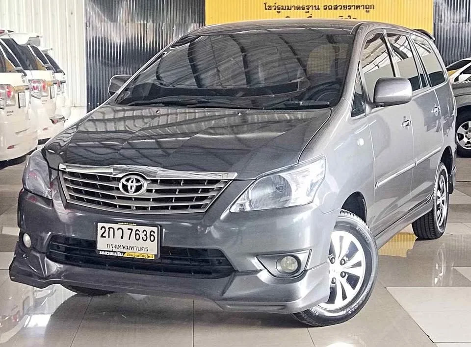 2013 Toyota Innova I 2