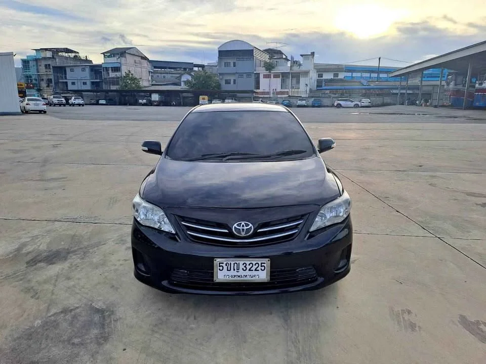 2013 Toyota Corolla Altis X (E140) 2