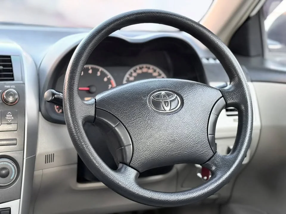 2012 Toyota Corolla Altis X (E140) 3