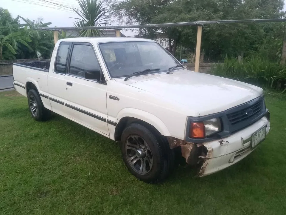 2000 Mazda B2500 IV 2