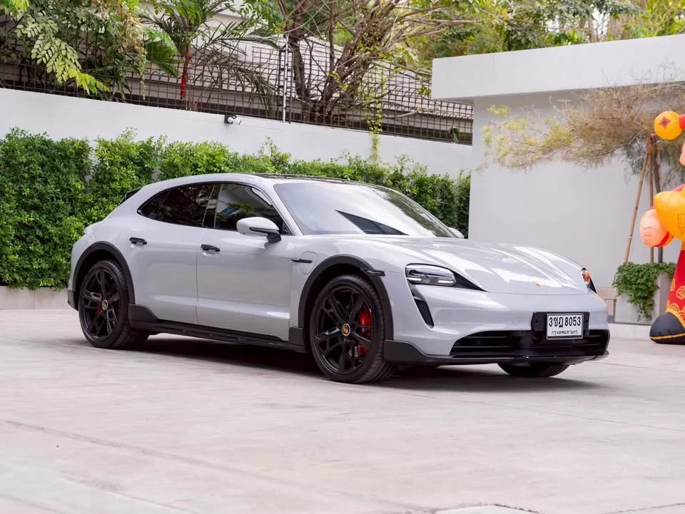 2022 Porsche Taycan 9J1 2