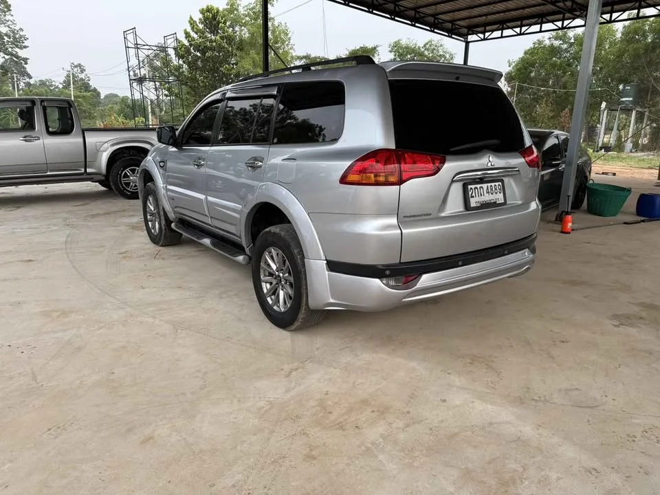 2011 Mitsubishi Pajero Sport II 2
