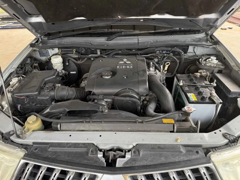 2011 Mitsubishi Pajero Sport II 3