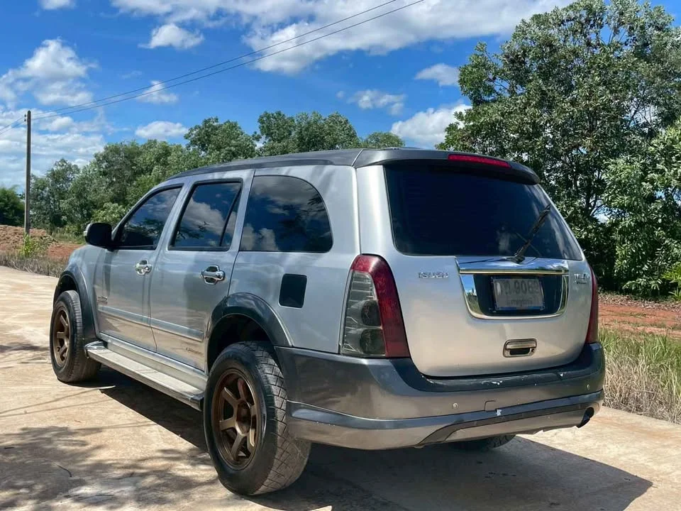 2006 Isuzu MU-7 2