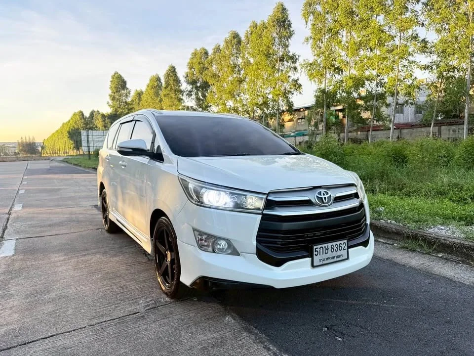 2016 Toyota Innova II 2