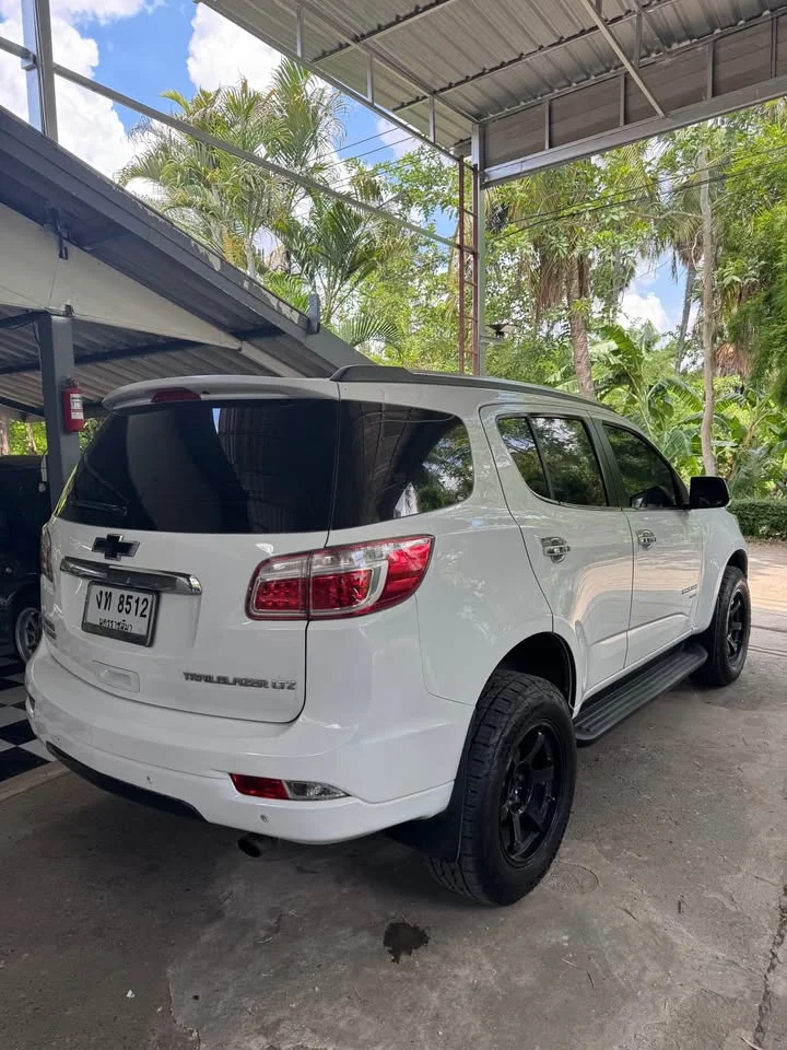 2027 Chevrolet TrailBlazer II 3