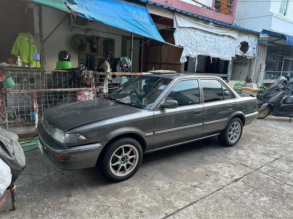 Toyota Corolla Altis VI (E90) 3