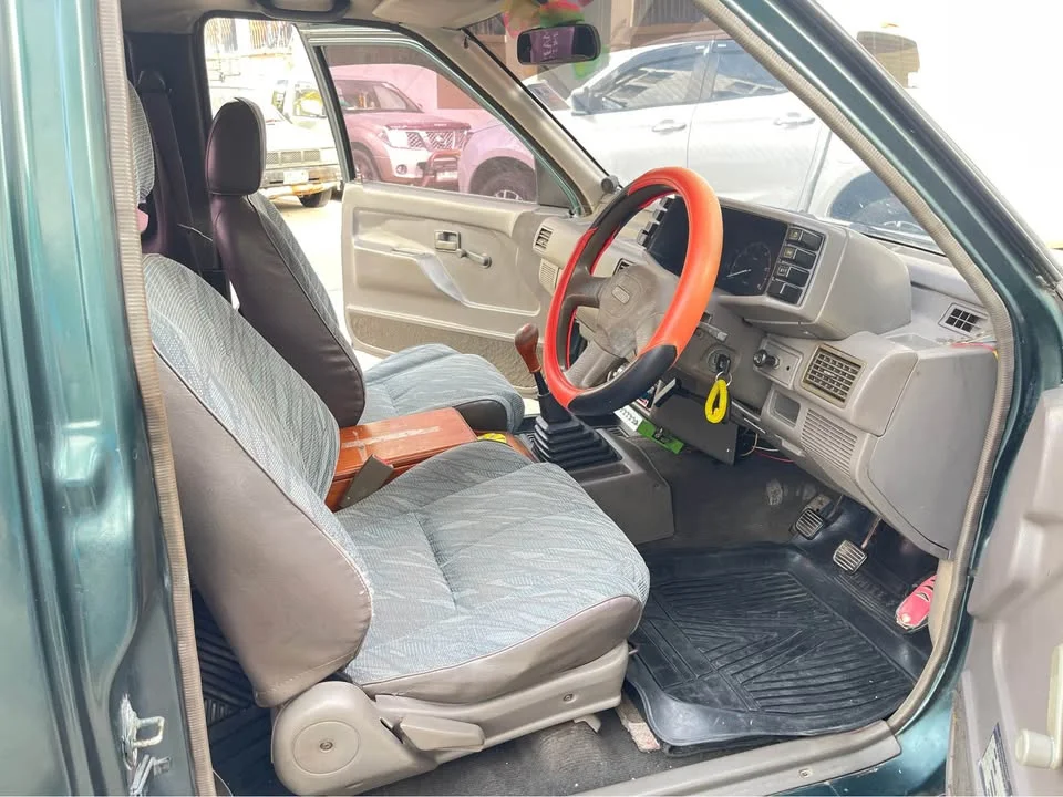 1995 Isuzu TFR III 2