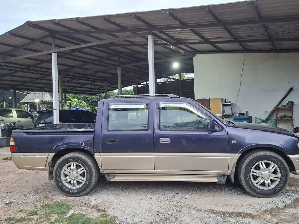 2001 Isuzu Faster Dragon Eyes III 3