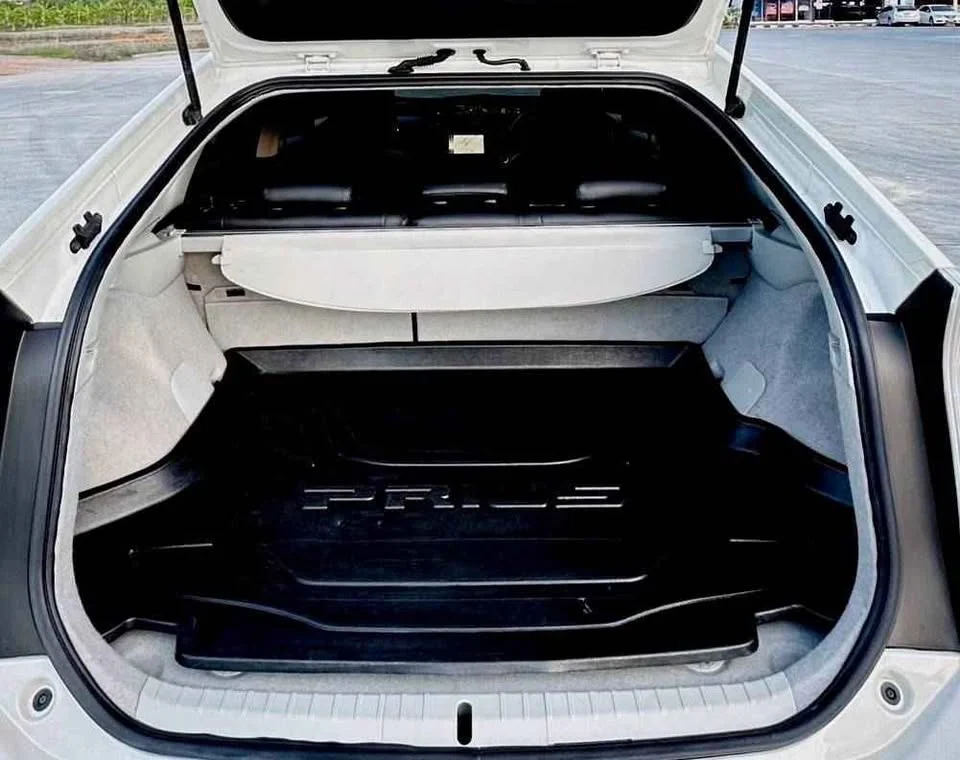 2012 Toyota Prius III 2