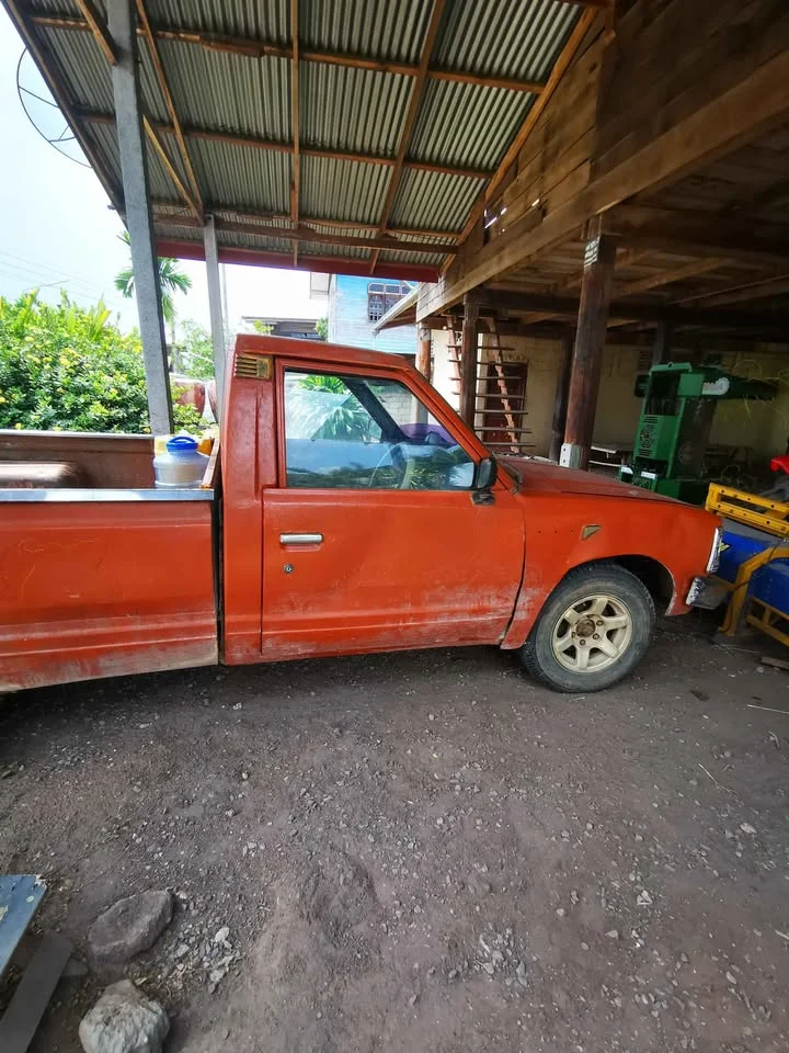 2000 Mitsubishi Triton I  2
