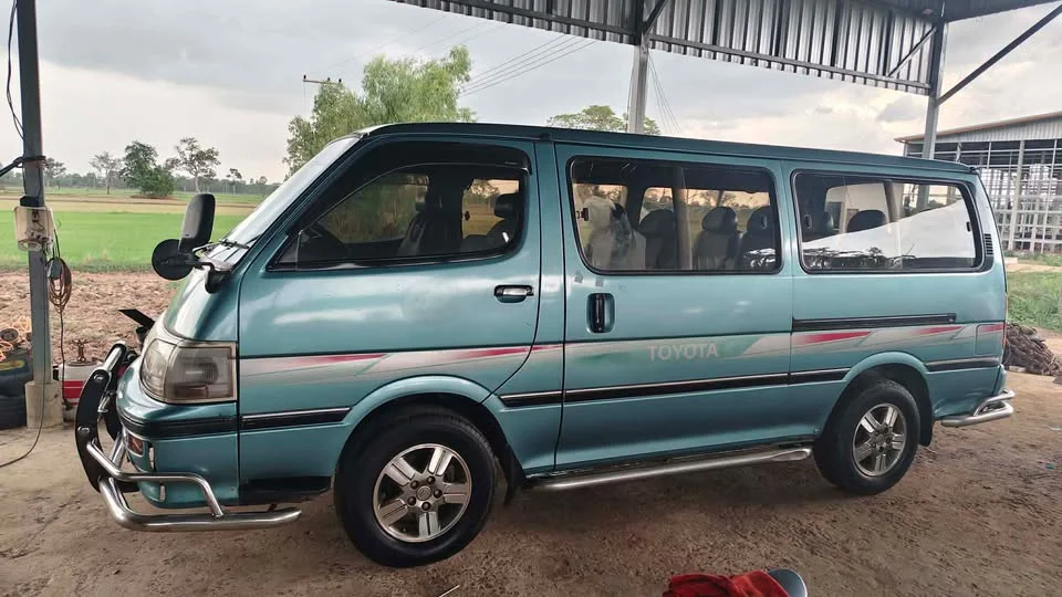 Toyota Commuter IV (H100) 3