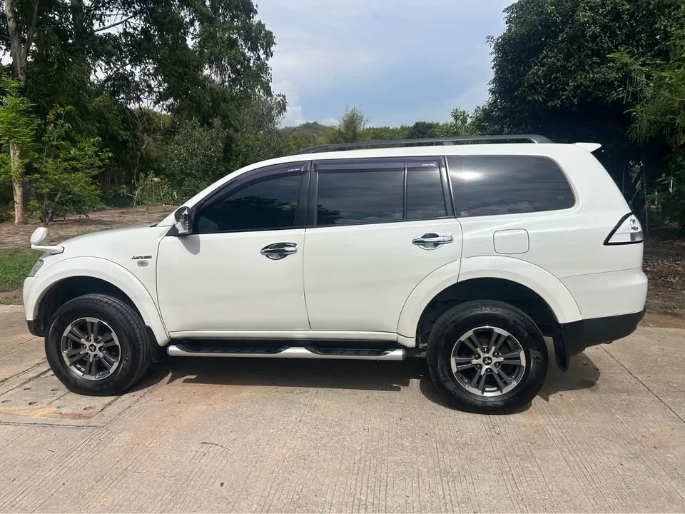 2010 Mitsubishi Pajero Sport II 2