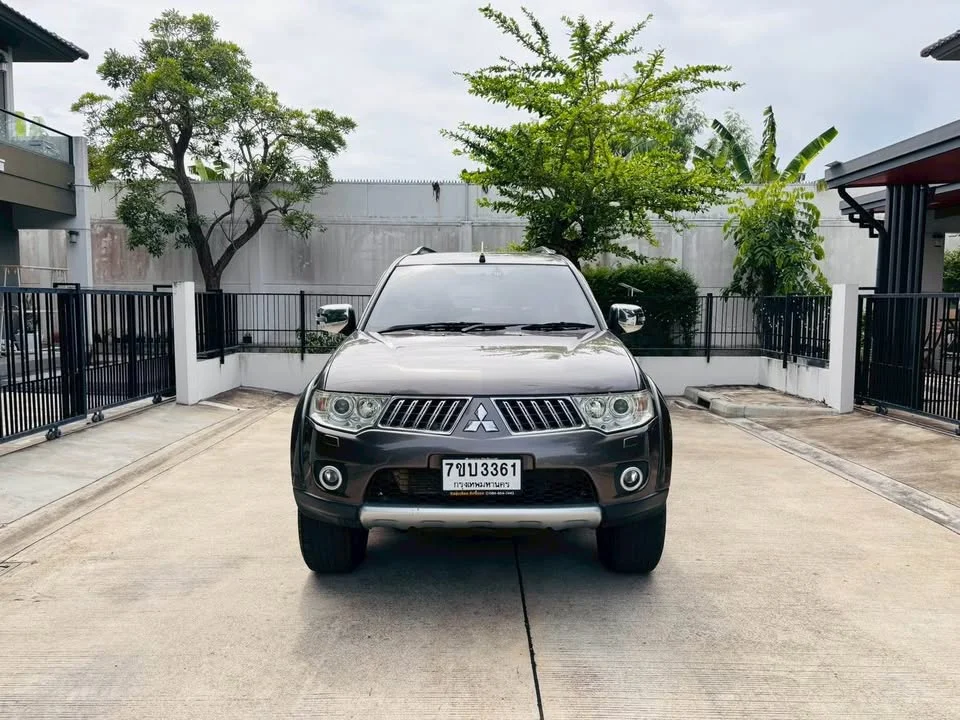 2013 Mitsubishi Pajero Sport II 2