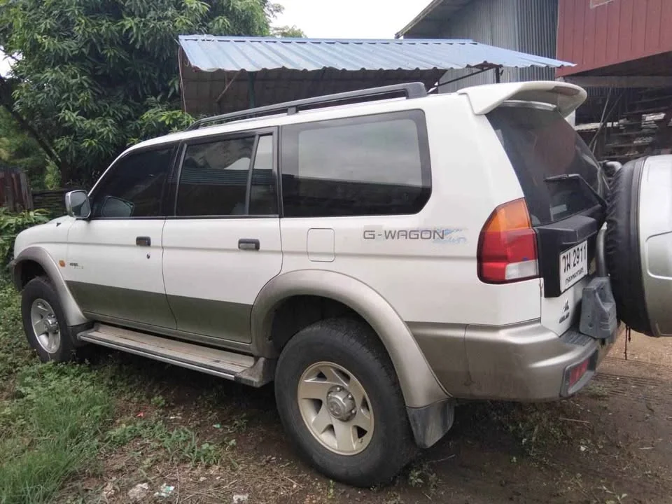 2000 Mitsubishi Strada G-Wagon 3