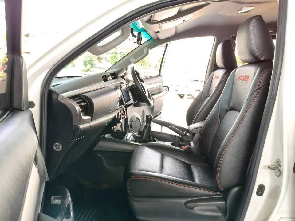 2017 Toyota Hilux VIII 3
