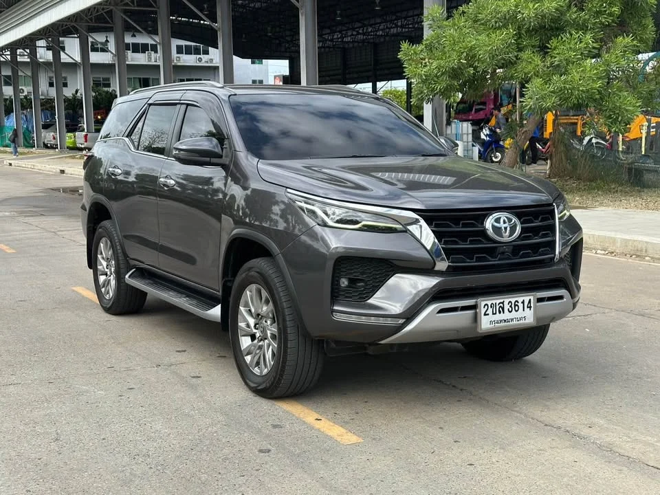 2022 Toyota Fortuner II 2