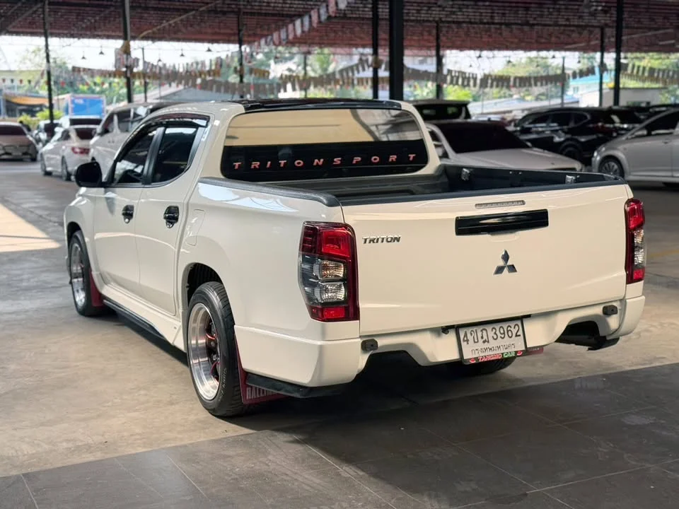 2023 Mitsubishi Triton V 3