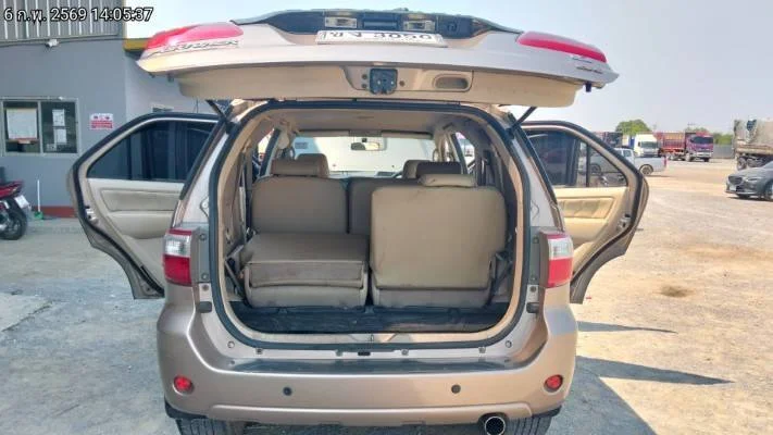 2006 Toyota Fortuner I 3