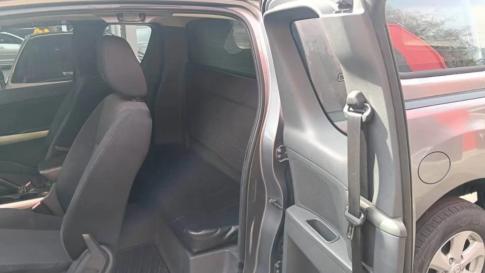 2013 Mazda BT-Series II 3
