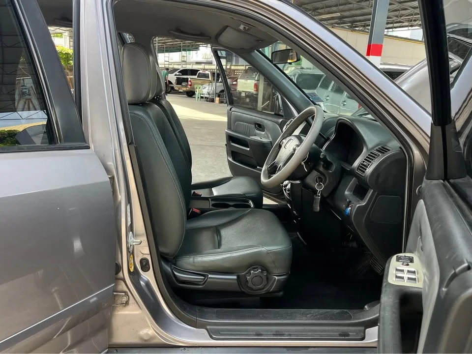 2003 Honda CR-V II 3