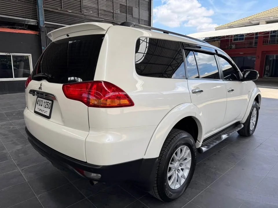 2010 Mitsubishi Pajero Sport II 2