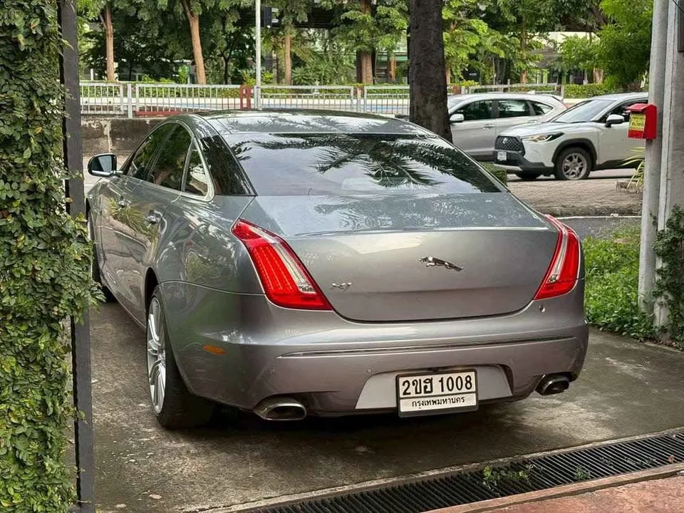 2011 Jaguar XJ X351 3