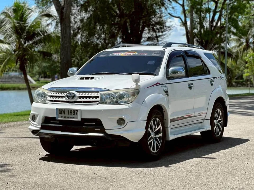 2008 Toyota Fortuner I 3