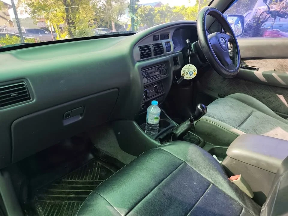 2004 Mazda 2500 Fighter V 3