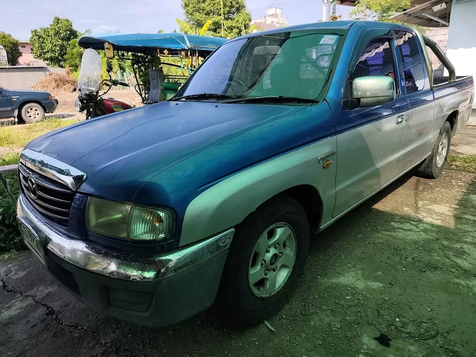 2004 Mazda 2500 Fighter V 2