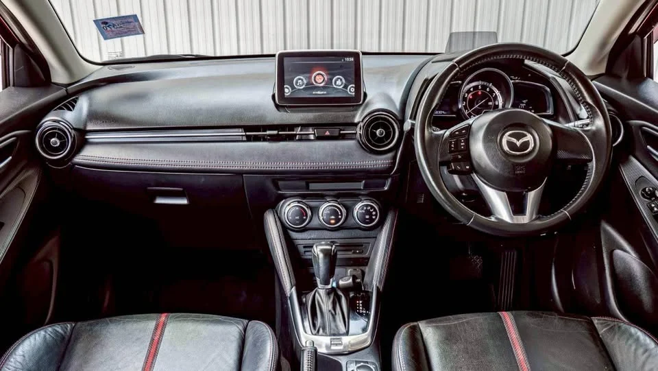 2016 Mazda 2 III 3
