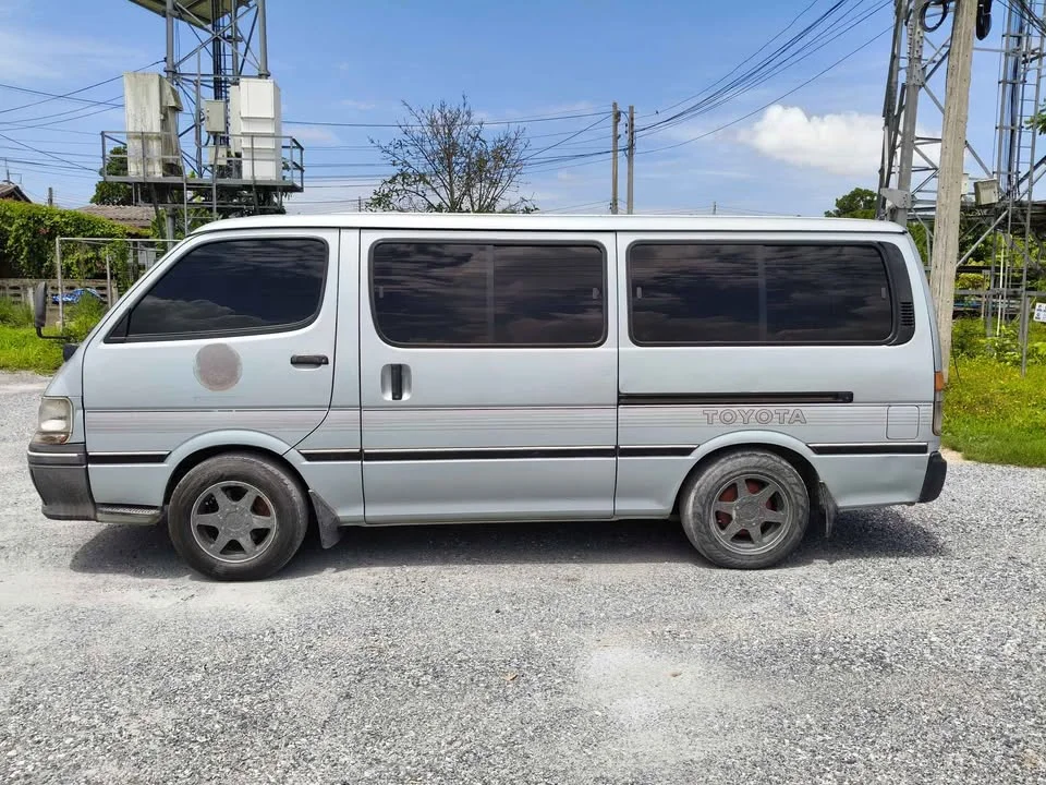1997 Toyota Commuter IV (H100) 3