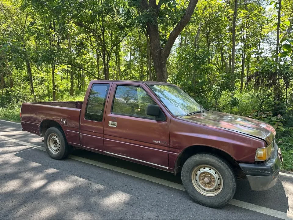 1994 Isuzu TFR III 3