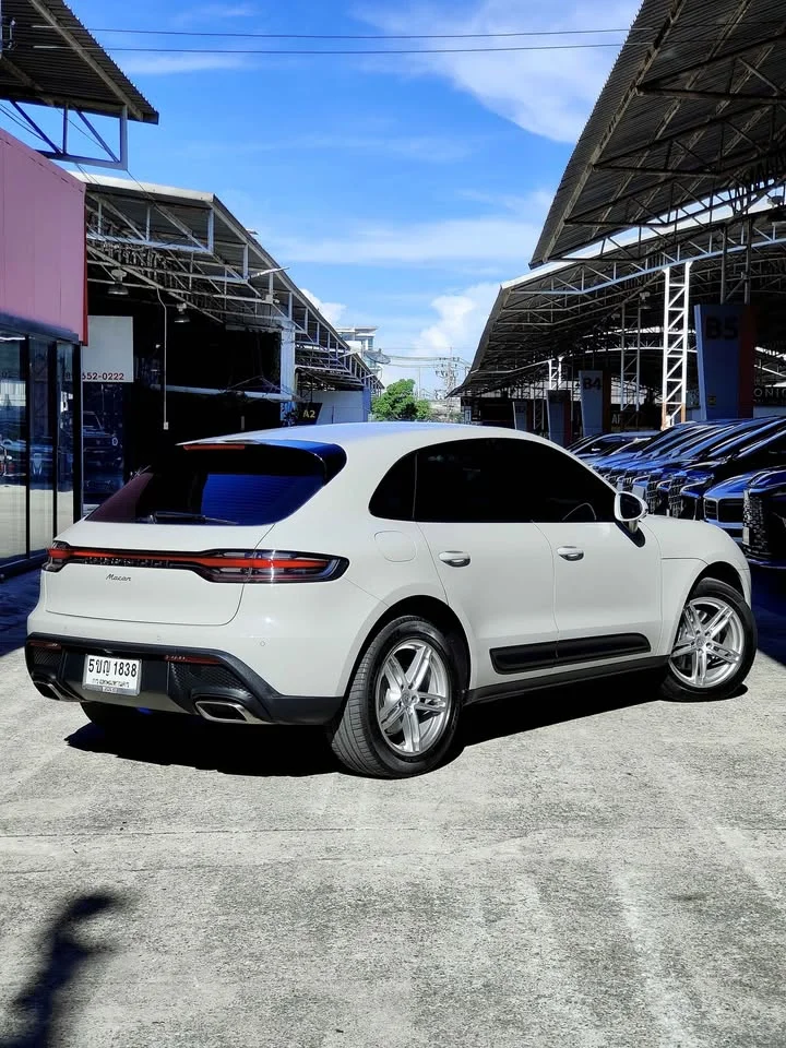 2023 Porsche Macan I 3