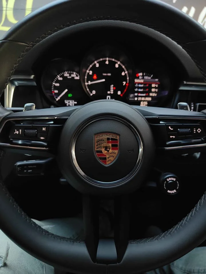 2023 Porsche Macan I 2