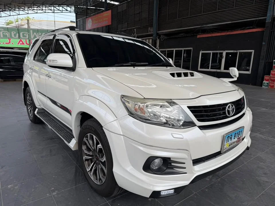 2015 Toyota Fortuner I 3