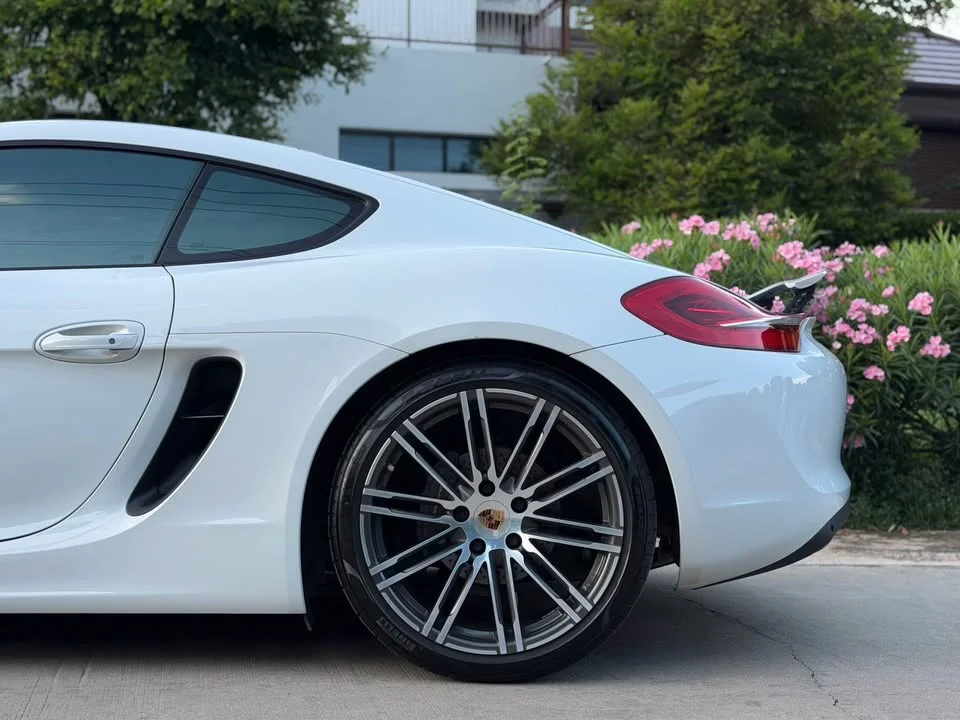 2015 Porsche Boxster and Cayman III 3