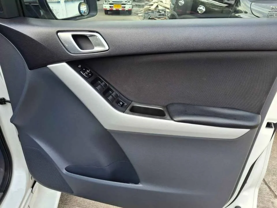 2012 Mazda BT-Series II 3