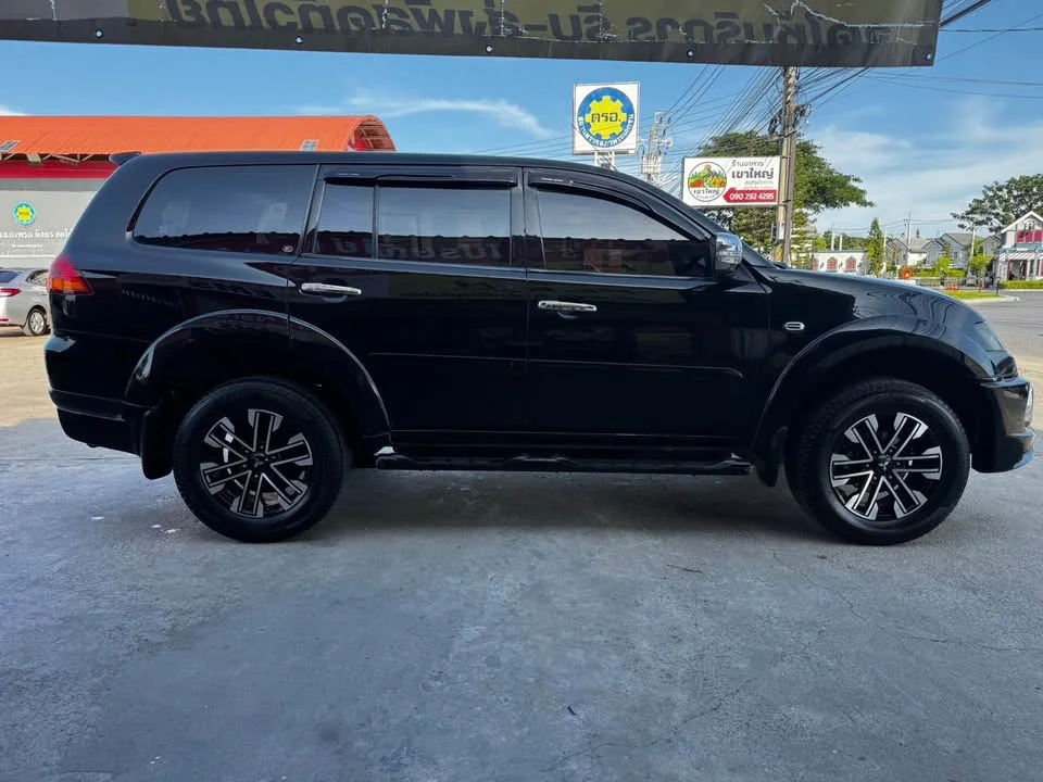 2012 Mitsubishi Pajero Sport II 2