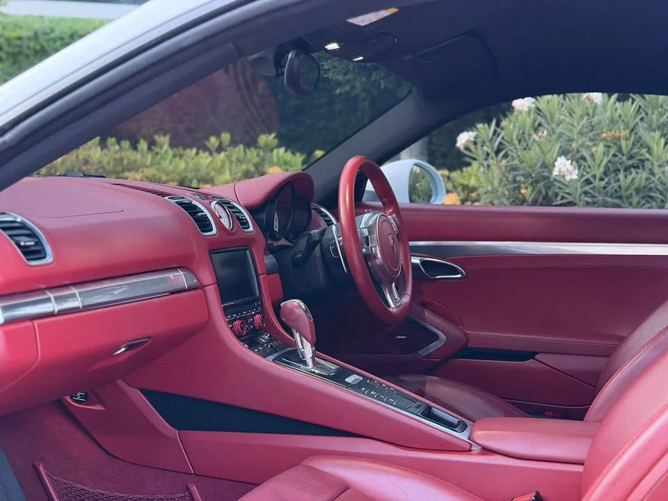2015 Porsche Boxster and Cayman III 2