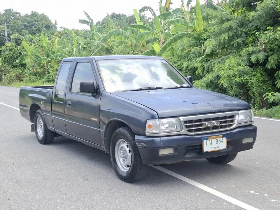 1996 Isuzu TFR III 3
