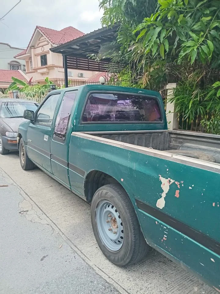 1991 Isuzu TFR III 2