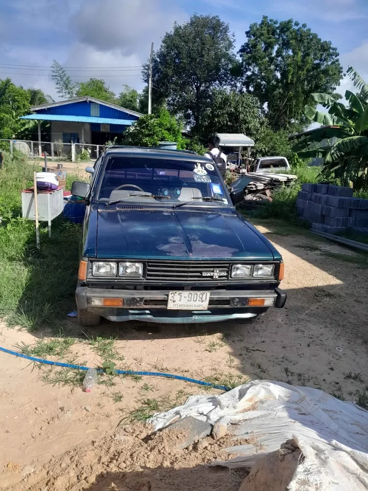 Isuzu TFR III 3