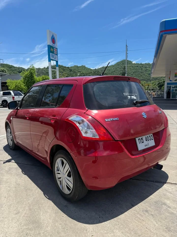 2013 Suzuki Swift II 2