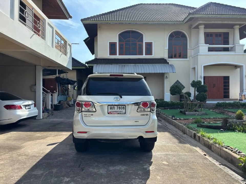 2013 Toyota Fortuner I 2