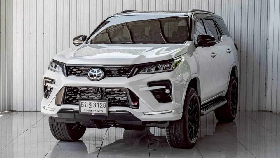 2024 Toyota Fortuner II 2