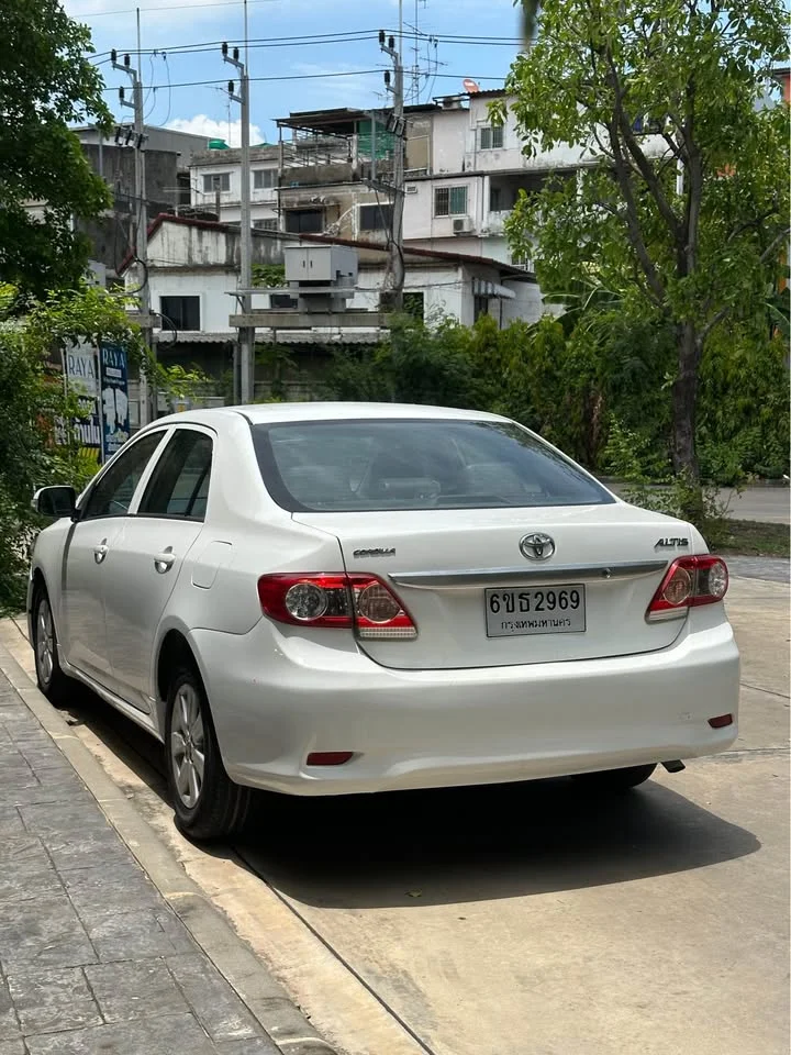 2012 Toyota Corolla Altis X (E140) 2