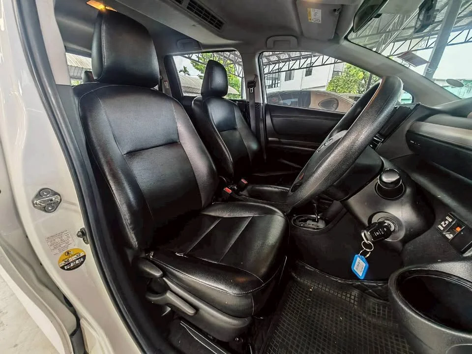 2017 Toyota Sienta II 2
